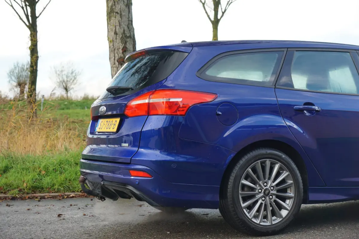 1.0 Ecoboost 125pk ST-Line - Deep Impact Blue - Carplay/360 camera/Nav