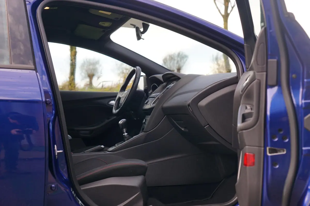 1.0 Ecoboost 125pk ST-Line - Deep Impact Blue - Carplay/360 camera/Nav
