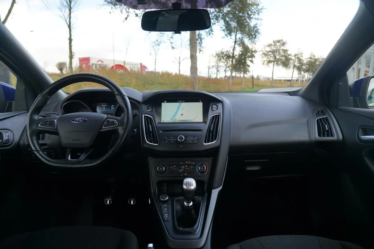 1.0 Ecoboost 125pk ST-Line - Deep Impact Blue - Carplay/360 camera/Nav