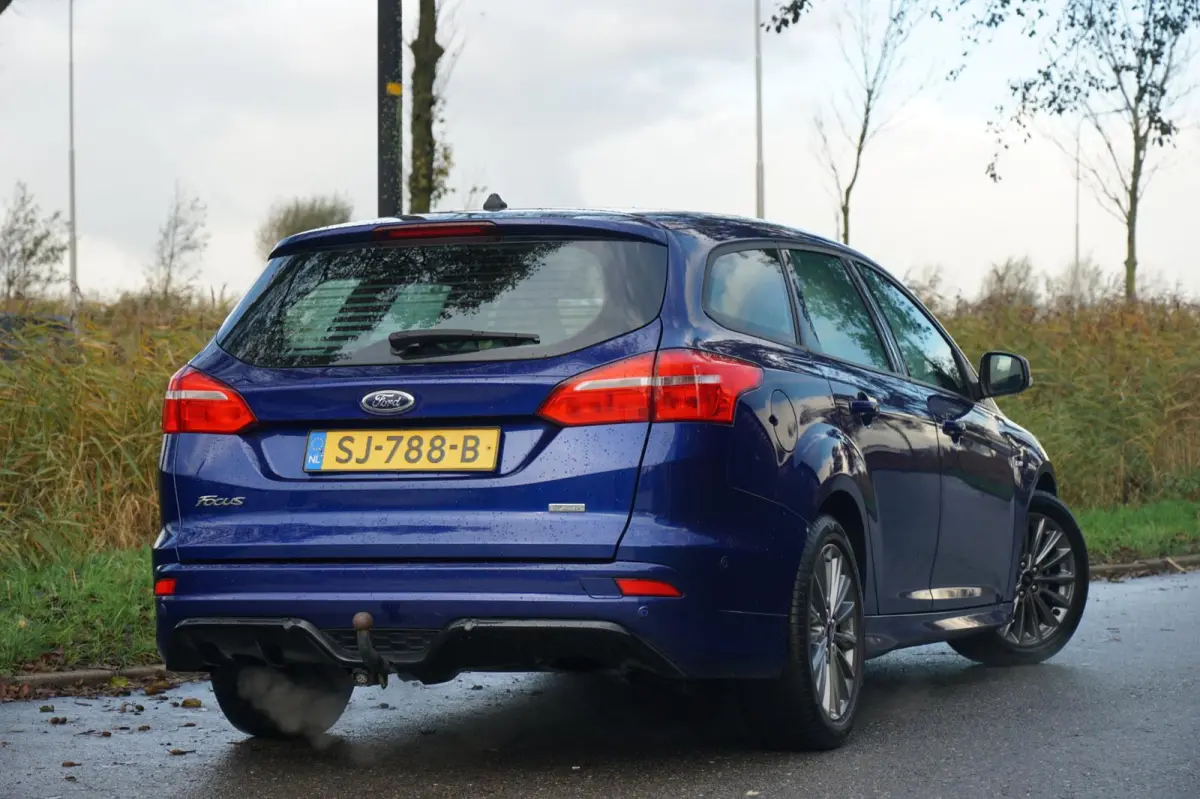 1.0 Ecoboost 125pk ST-Line - Deep Impact Blue - Carplay/360 camera/Nav