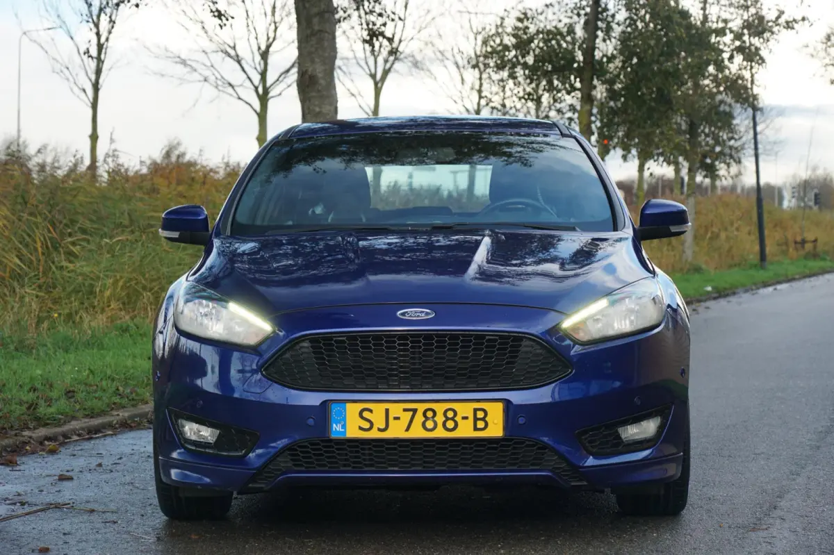 1.0 Ecoboost 125pk ST-Line - Deep Impact Blue - Carplay/360 camera/Nav