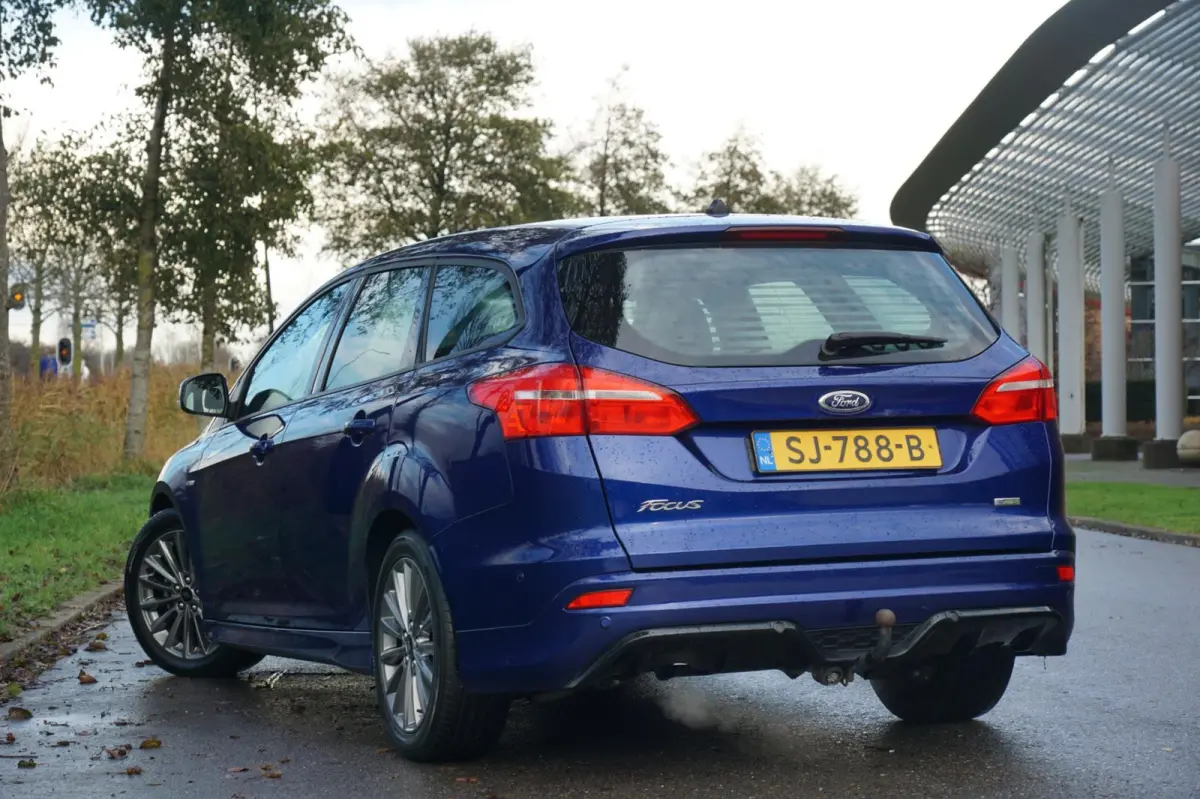 1.0 Ecoboost 125pk ST-Line - Deep Impact Blue - Carplay/360 camera/Nav