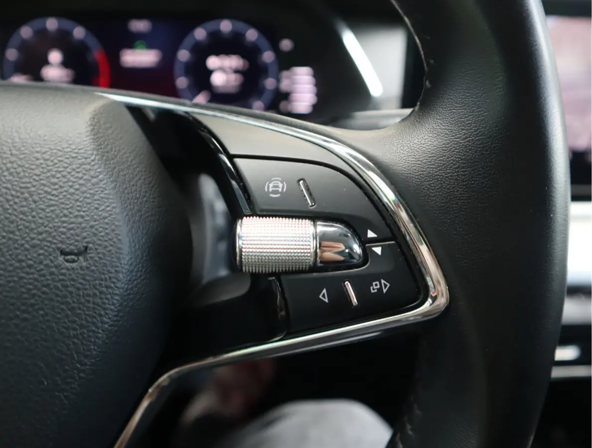 1.0 TSI Business Edition Navi / Climate / Stoelverw / Btw auto