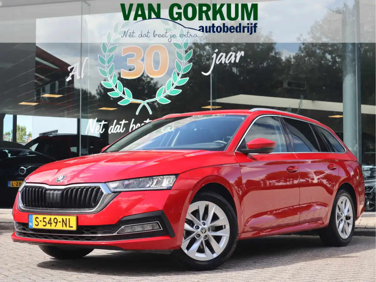 Škoda Octavia Combi 2023 Benzine Handgeschakeld leasen