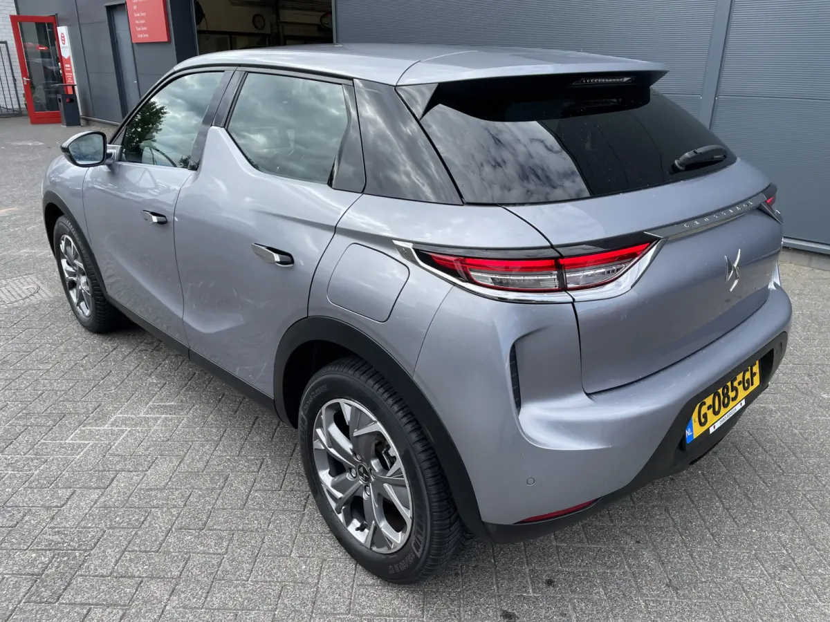100pk Business (Navigatie - Automatische Airco - 17" incl 4S - Apple Carplay - Parkeersensoren)