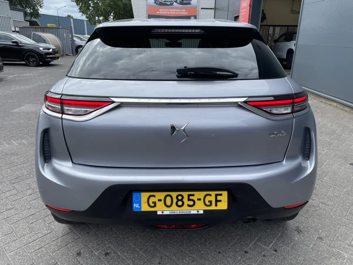 100pk Business (Navigatie - Automatische Airco - 17" incl 4S - Apple Carplay - Parkeersensoren)