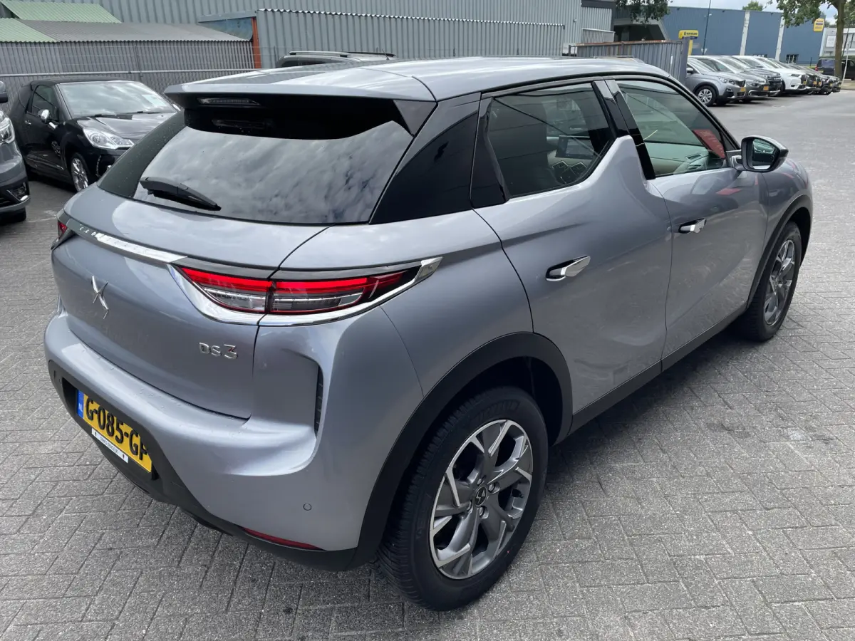 100pk Business (Navigatie - Automatische Airco - 17" incl 4S - Apple Carplay - Parkeersensoren)