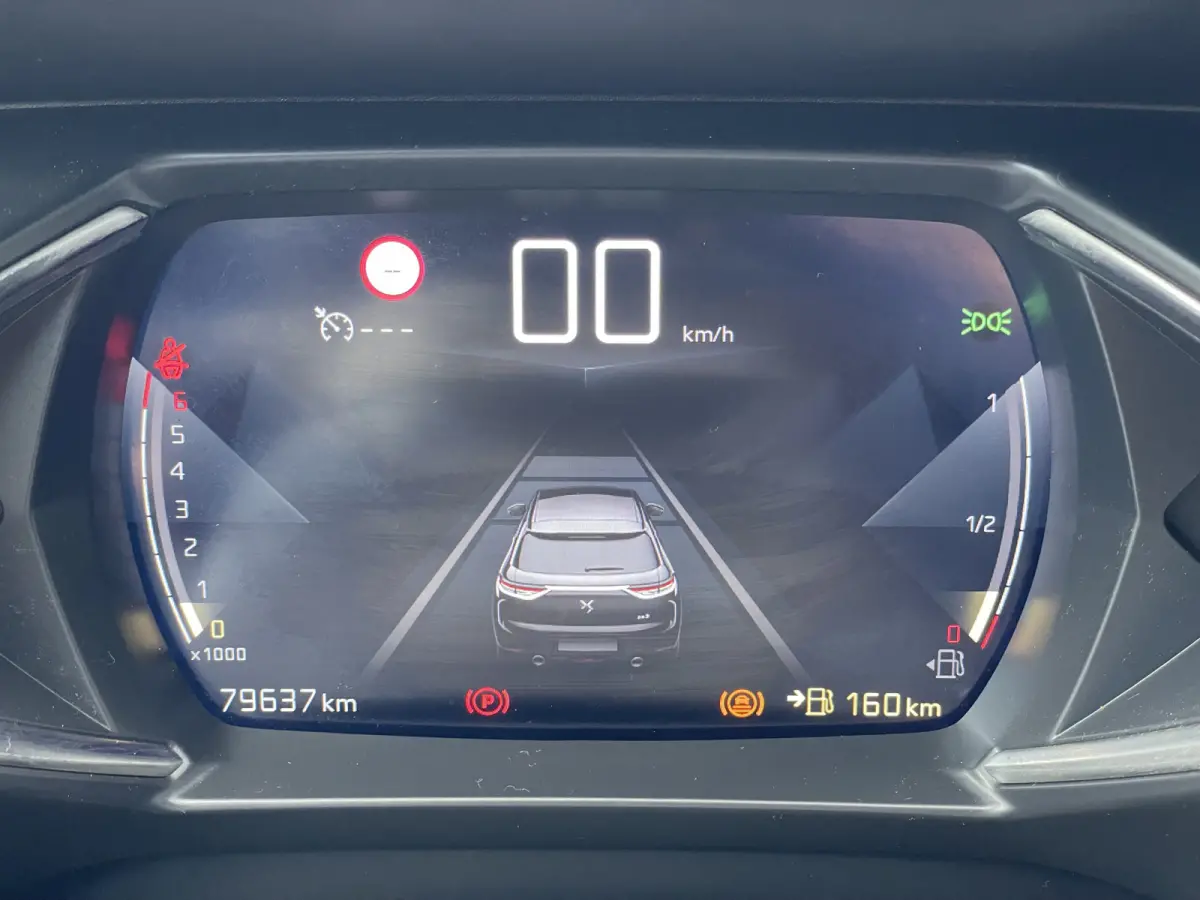 100pk Business (Navigatie - Automatische Airco - 17" incl 4S - Apple Carplay - Parkeersensoren)