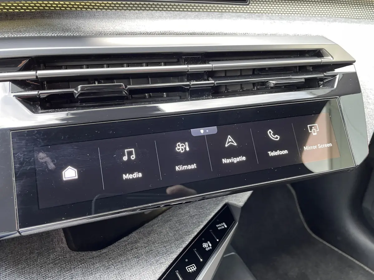 136pk Hybrid GT First Edition (Elektrische Klep - Stoel-/- stuurverwarming - Adaptieve Cruise Controle - Camera - Keyless Entry - LED Matrix - Automatische Airco)