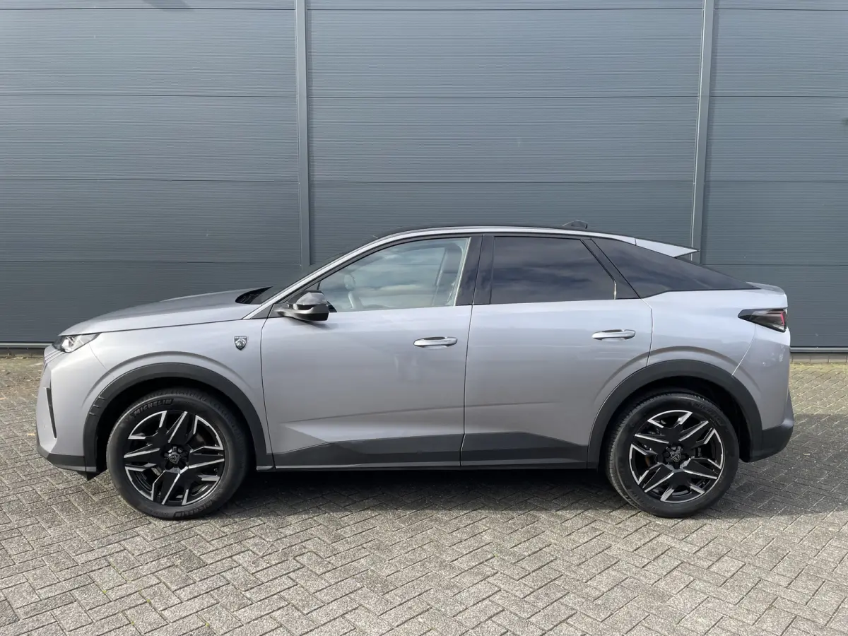 136pk Hybrid GT First Edition (Elektrische Klep - Stoel-/- stuurverwarming - Adaptieve Cruise Controle - Camera - Keyless Entry - LED Matrix - Automatische Airco)