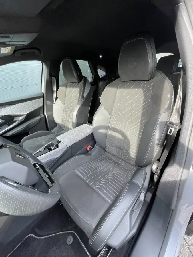 136pk Hybrid GT First Edition (Elektrische Klep - Stoel-/- stuurverwarming - Adaptieve Cruise Controle - Camera - Keyless Entry - LED Matrix - Automatische Airco)