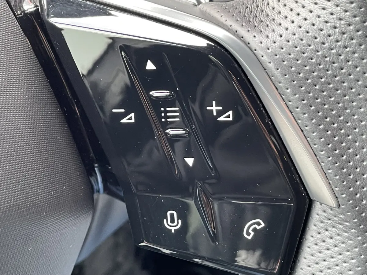 136pk Hybrid GT First Edition (Elektrische Klep - Stoel-/- stuurverwarming - Adaptieve Cruise Controle - Camera - Keyless Entry - LED Matrix - Automatische Airco)