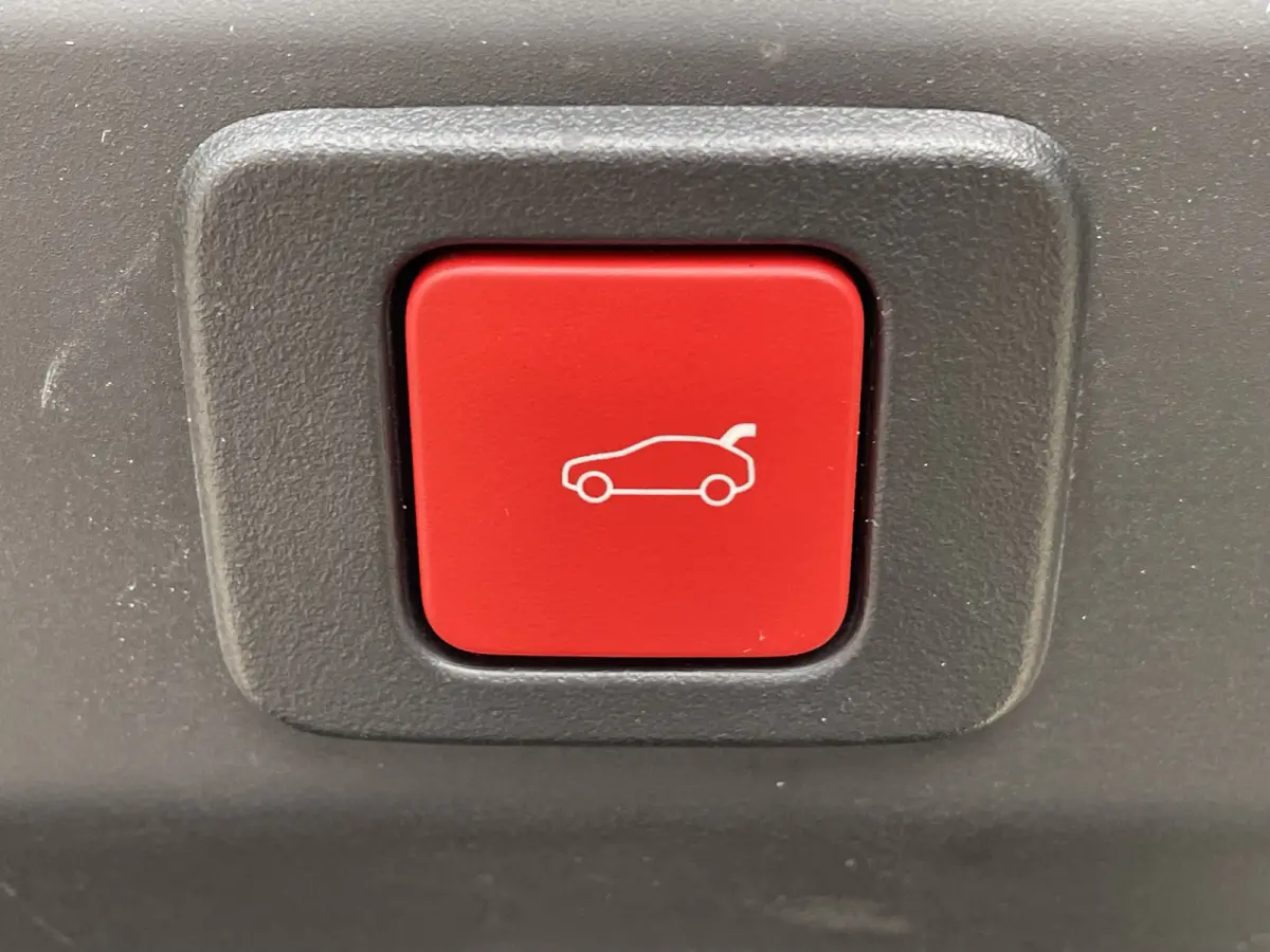136pk Hybrid GT First Edition (Elektrische Klep - Stoel-/- stuurverwarming - Adaptieve Cruise Controle - Camera - Keyless Entry - LED Matrix - Automatische Airco)