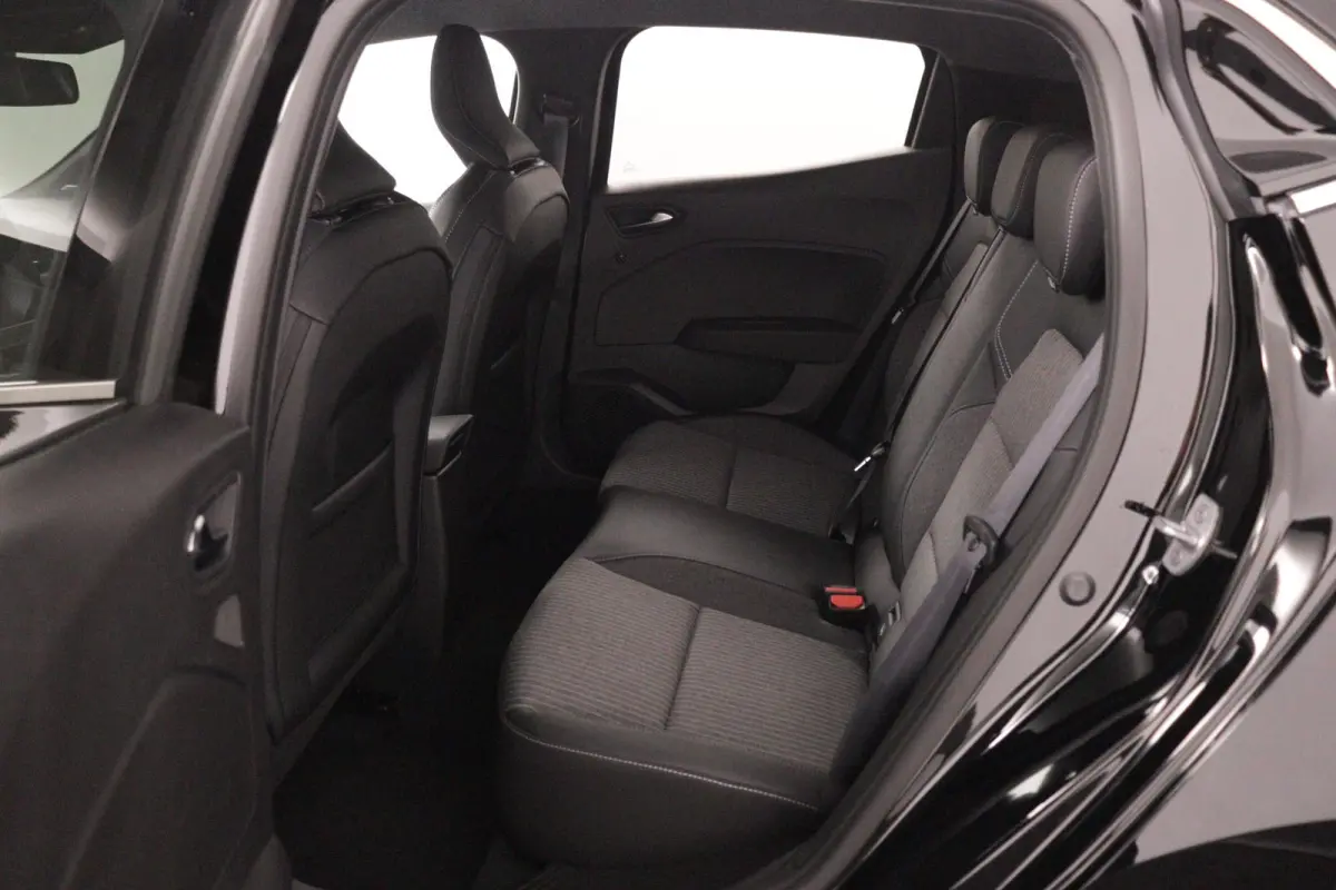 1.6 HEV Instyle | 360° Camera | Adaptive Cruise Control | Apple Carplay/Android Auto | BOSE Audio | Climate Control | Navigatie | Stoel- en Stuurverwarming