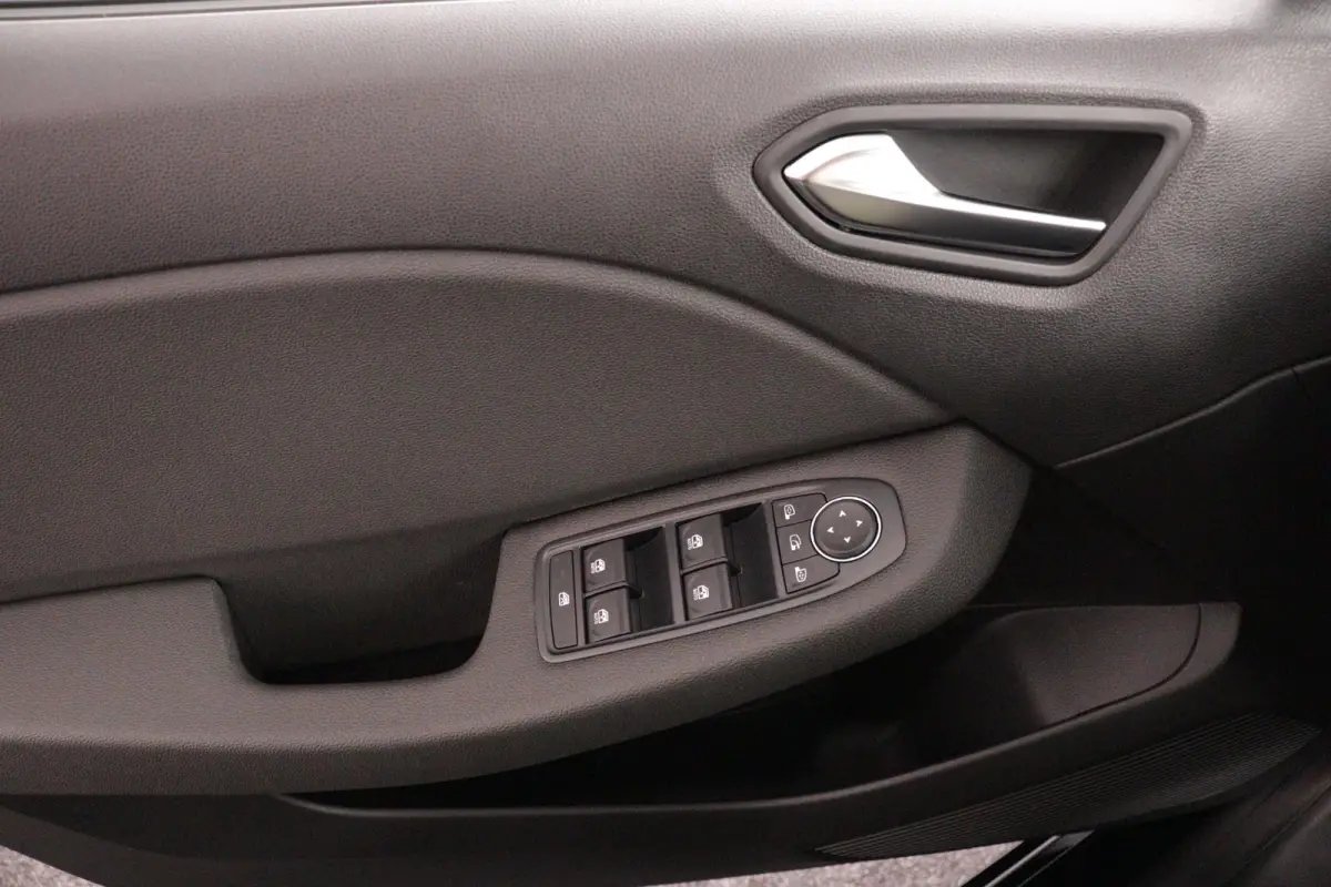1.6 HEV Instyle | 360° Camera | Adaptive Cruise Control | Apple Carplay/Android Auto | BOSE Audio | Climate Control | Navigatie | Stoel- en Stuurverwarming