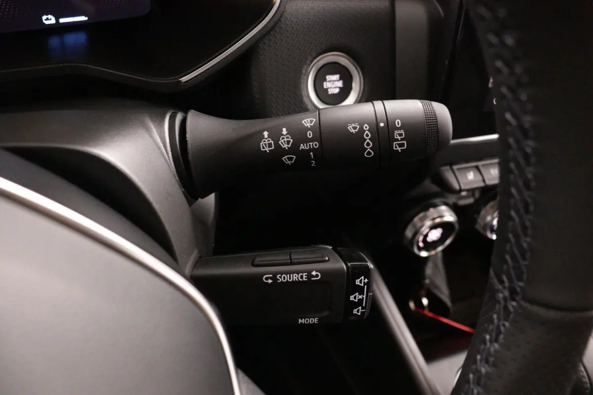 1.6 HEV Instyle | 360° Camera | Adaptive Cruise Control | Apple Carplay/Android Auto | BOSE Audio | Climate Control | Navigatie | Stoel- en Stuurverwarming