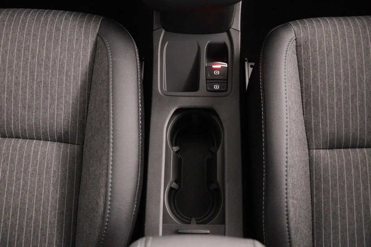 1.6 HEV Instyle | 360° Camera | Adaptive Cruise Control | Apple Carplay/Android Auto | BOSE Audio | Climate Control | Navigatie | Stoel- en Stuurverwarming