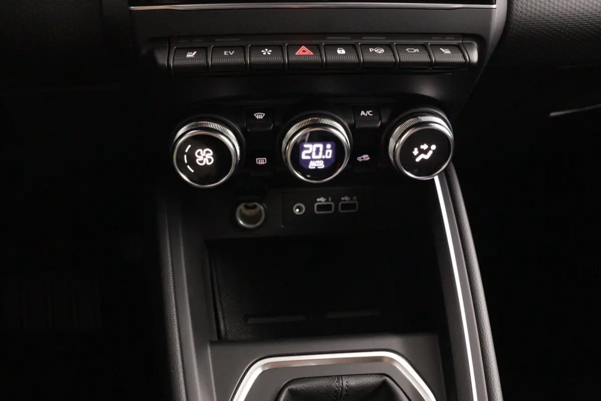 1.6 HEV Instyle | 360° Camera | Adaptive Cruise Control | Apple Carplay/Android Auto | BOSE Audio | Climate Control | Navigatie | Stoel- en Stuurverwarming