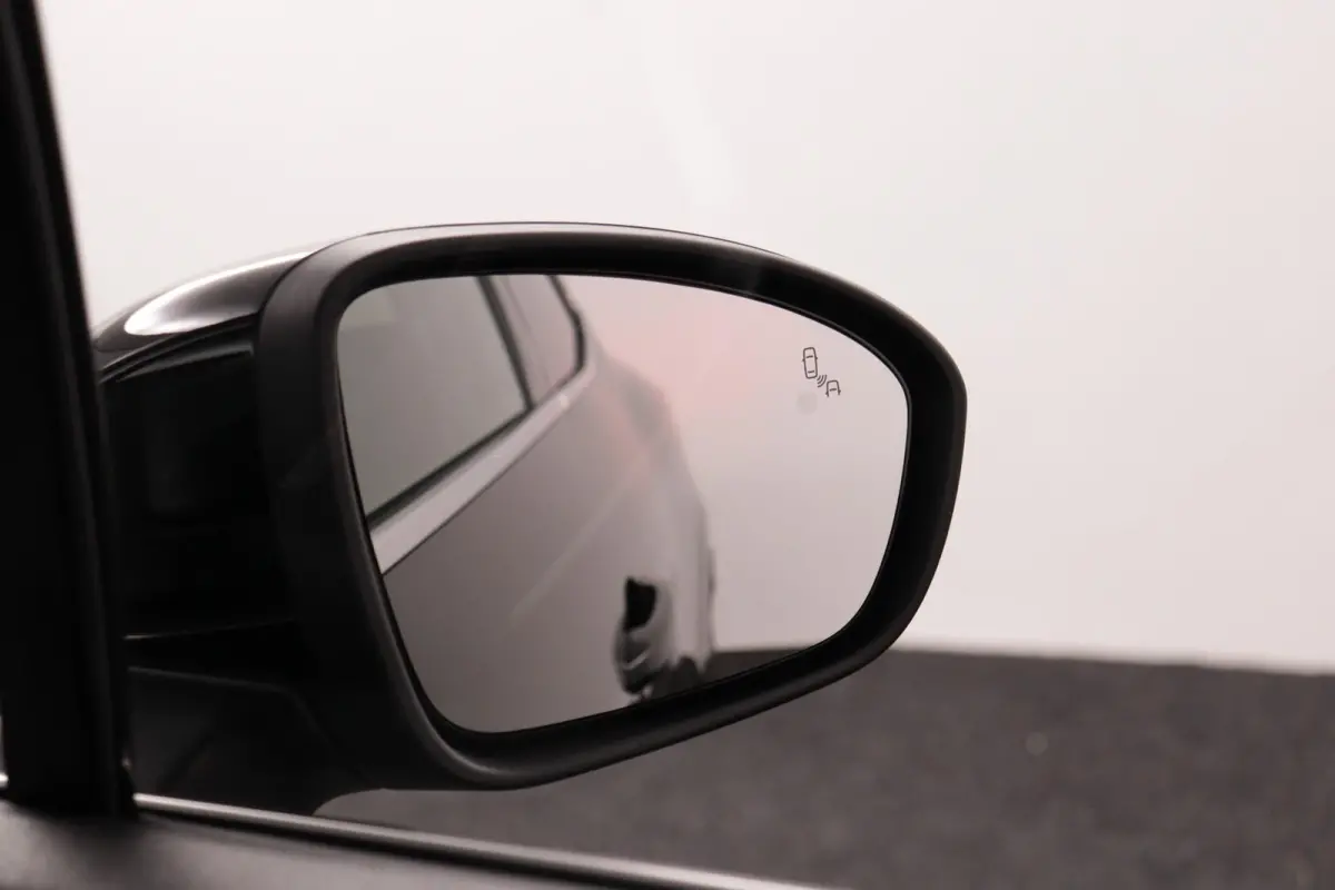 1.6 HEV Instyle | 360° Camera | Adaptive Cruise Control | Apple Carplay/Android Auto | BOSE Audio | Climate Control | Navigatie | Stoel- en Stuurverwarming