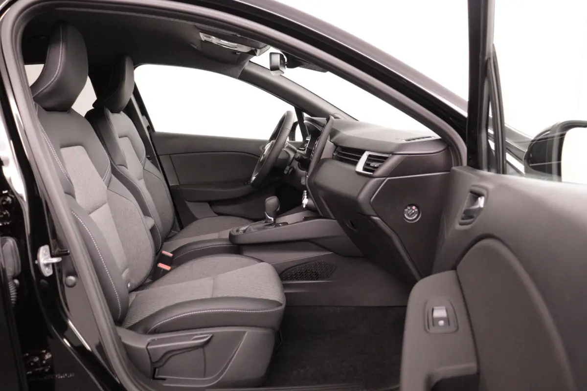 1.6 HEV Instyle | 360° Camera | Adaptive Cruise Control | Apple Carplay/Android Auto | BOSE Audio | Climate Control | Navigatie | Stoel- en Stuurverwarming