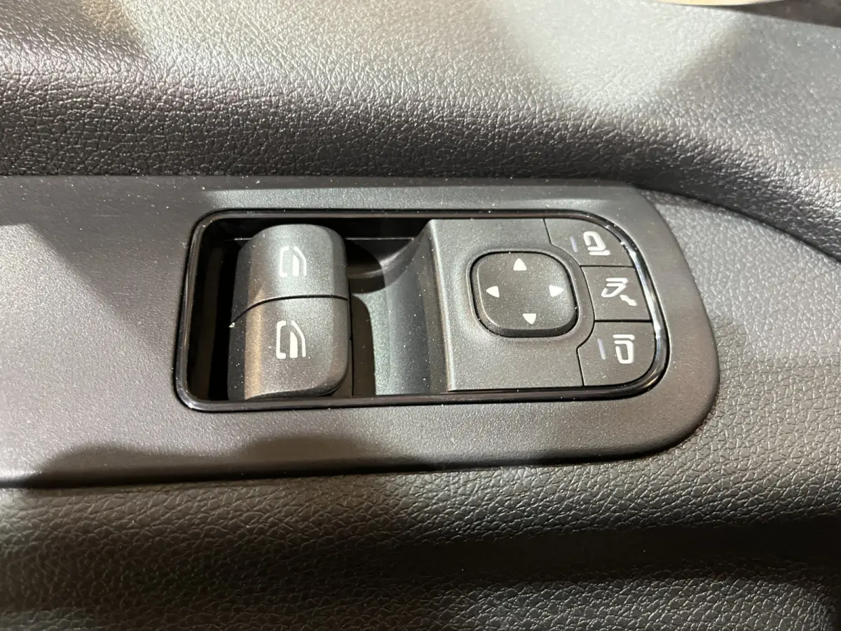 311 CDI L2H2 RWD / Euro 6 / Servicebus / Bott inrichting / 220V / Airco / Oprijplaat / Compressor / CarPlay / Camera