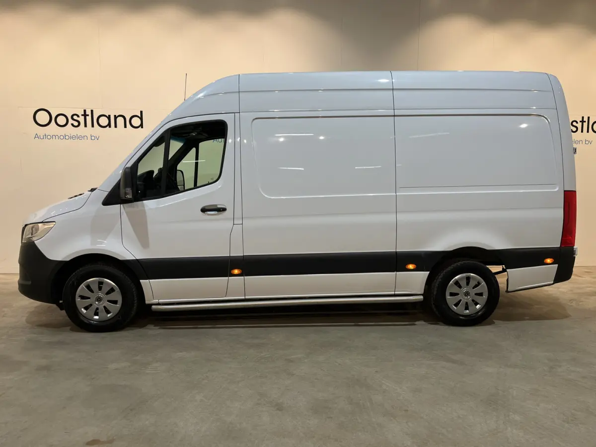 311 CDI L2H2 RWD / Euro 6 / Servicebus / Bott inrichting / 220V / Airco / Oprijplaat / Compressor / CarPlay / Camera