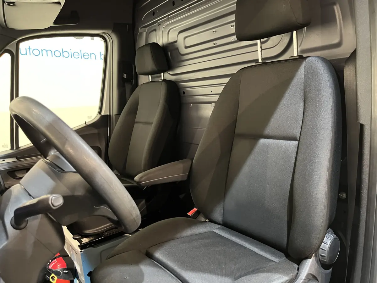 311 CDI L2H2 RWD / Euro 6 / Servicebus / Bott inrichting / 220V / Airco / Oprijplaat / Compressor / CarPlay / Camera