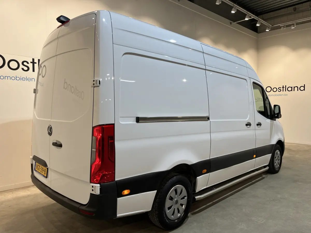311 CDI L2H2 RWD / Euro 6 / Servicebus / Bott inrichting / 220V / Airco / Oprijplaat / Compressor / CarPlay / Camera