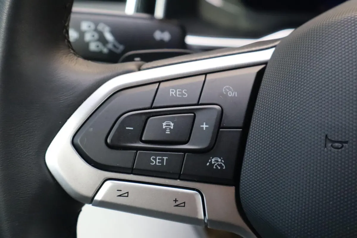 1.0 TSI 115pk DSG R-Line | Stoelverwarming | Blackstyle Pakket | Volautomatische Airconditioning