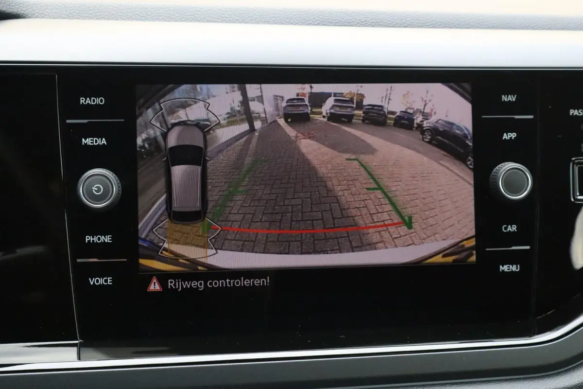 1.0 TSI 115pk DSG R-Line | Stoelverwarming | Blackstyle Pakket | Volautomatische Airconditioning