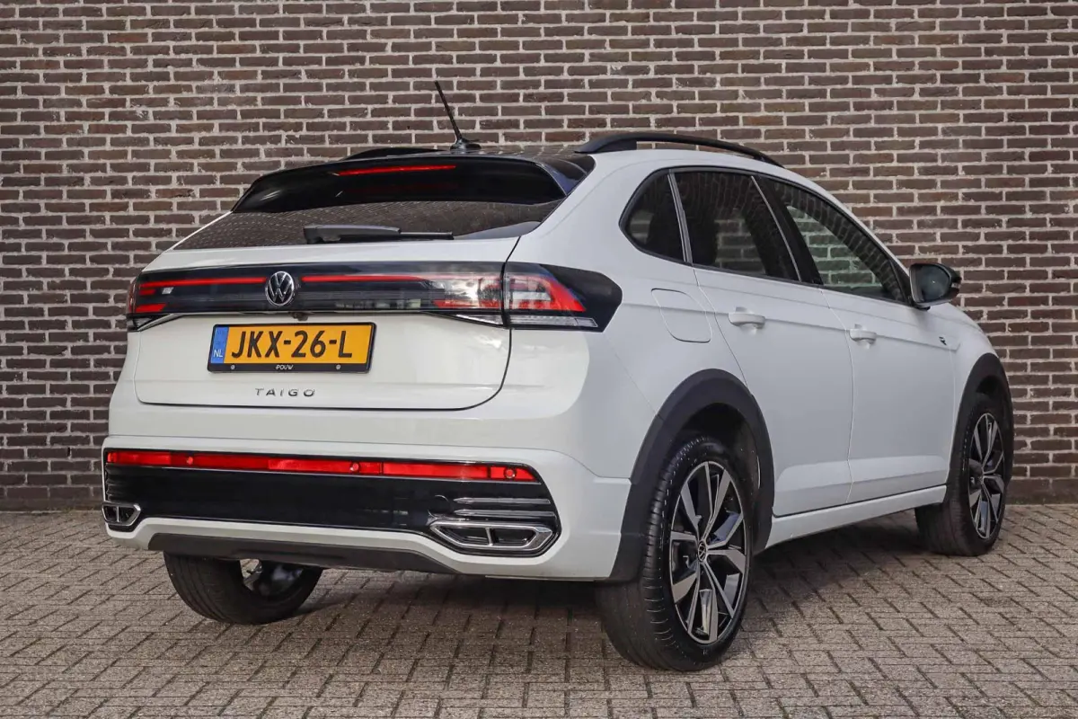 1.0 TSI 115pk DSG R-Line | Stoelverwarming | Blackstyle Pakket | Volautomatische Airconditioning
