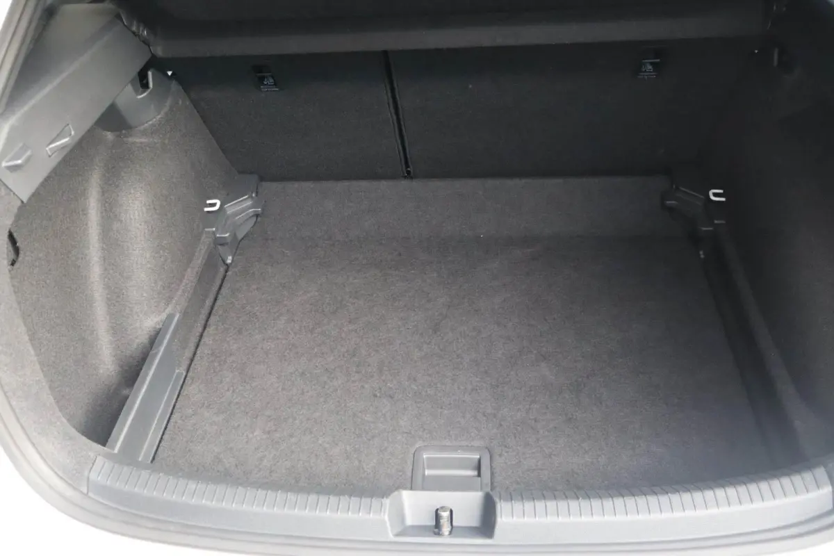1.0 TSI 115pk DSG R-Line | Stoelverwarming | Blackstyle Pakket | Volautomatische Airconditioning