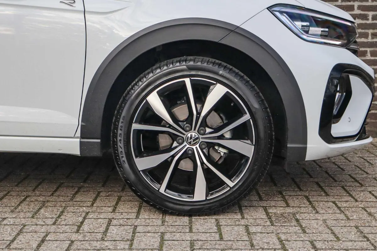 1.0 TSI 115pk DSG R-Line | Stoelverwarming | Blackstyle Pakket | Volautomatische Airconditioning