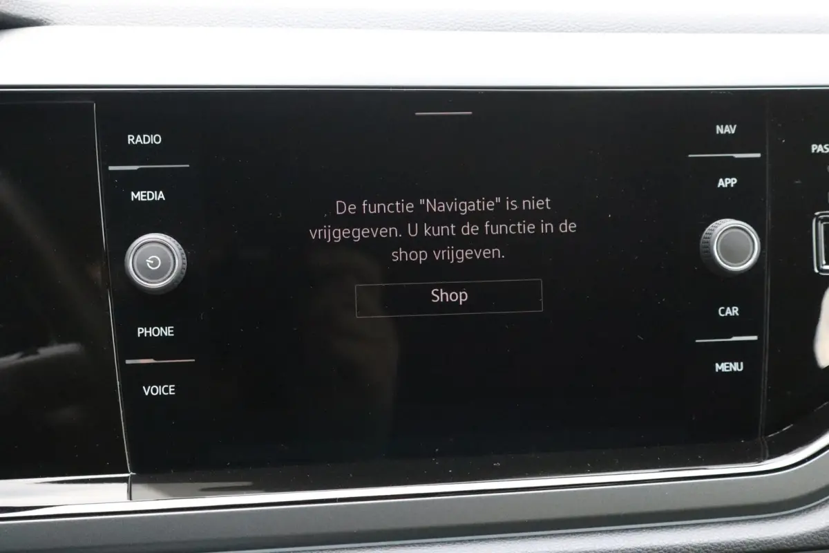 1.0 TSI 115pk DSG R-Line | Stoelverwarming | Blackstyle Pakket | Volautomatische Airconditioning