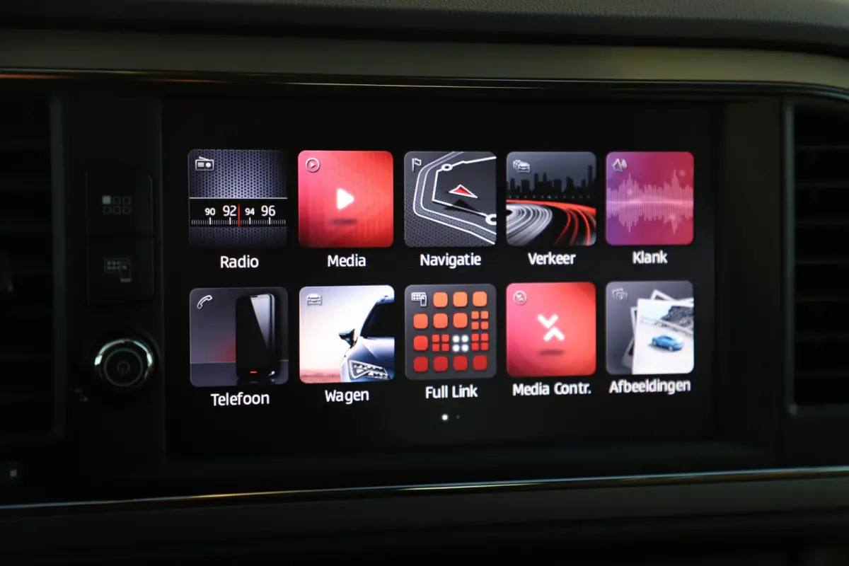 1.0 TSI Style Ultimate Edition Trekhaak Navigatie Achteruitrijcamera Carplay Android 16 inch LMV Lane Assist Climate Cruise Control