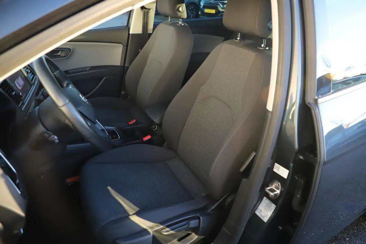 1.0 TSI Style Ultimate Edition Trekhaak Navigatie Achteruitrijcamera Carplay Android 16 inch LMV Lane Assist Climate Cruise Control