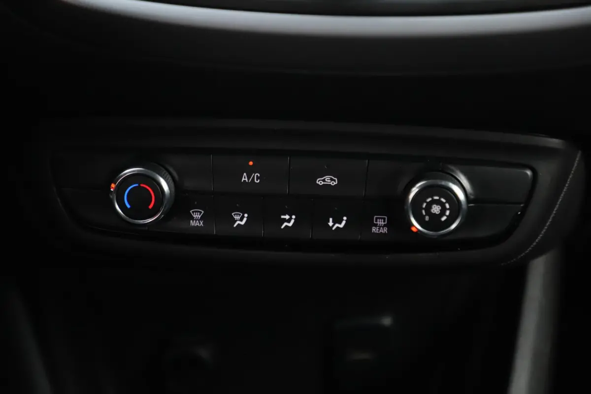 1.2 Edition | NIEUW MODEL | Navigatie Achteruitrijcamera Airco Cruise Control Carplay Android LED