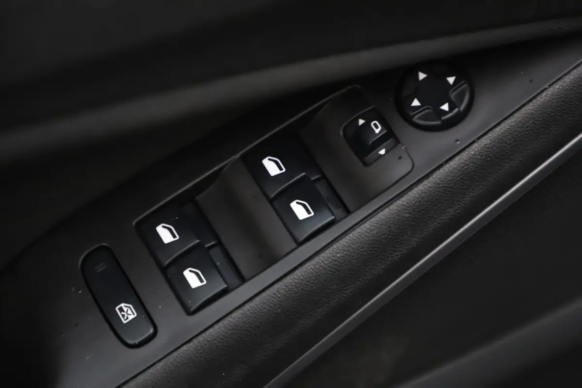 1.2 Edition | NIEUW MODEL | Navigatie Achteruitrijcamera Airco Cruise Control Carplay Android LED