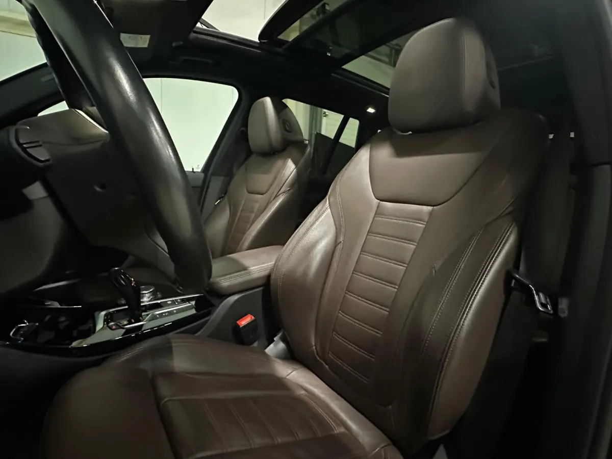 XDrive30e High Executive | M-SPORT | PANO | LEDER | CAMERA | LED