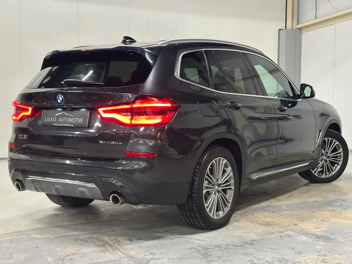 XDrive30e High Executive | M-SPORT | PANO | LEDER | CAMERA | LED