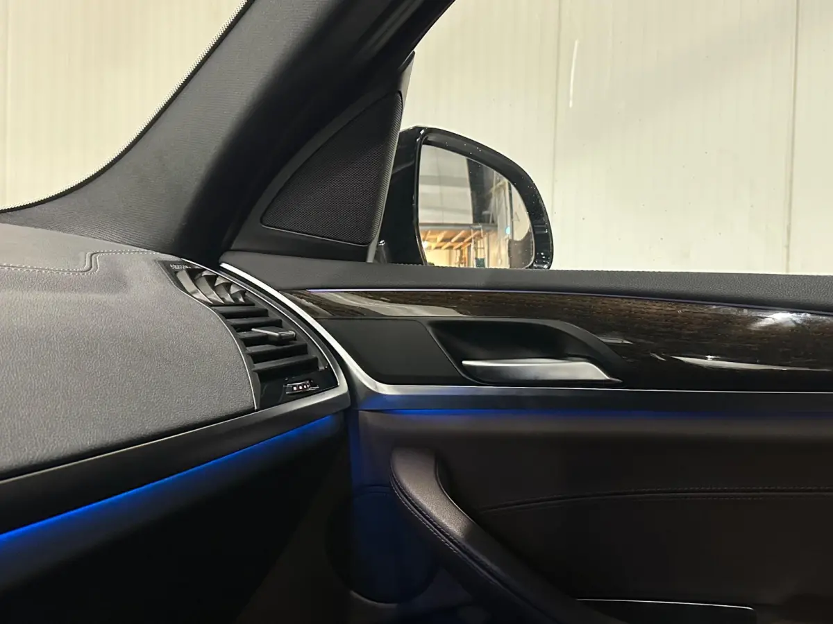 XDrive30e High Executive | M-SPORT | PANO | LEDER | CAMERA | LED
