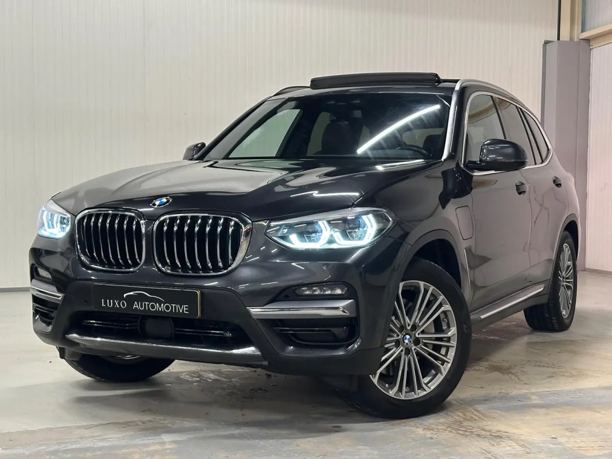 XDrive30e High Executive | M-SPORT | PANO | LEDER | CAMERA | LED
