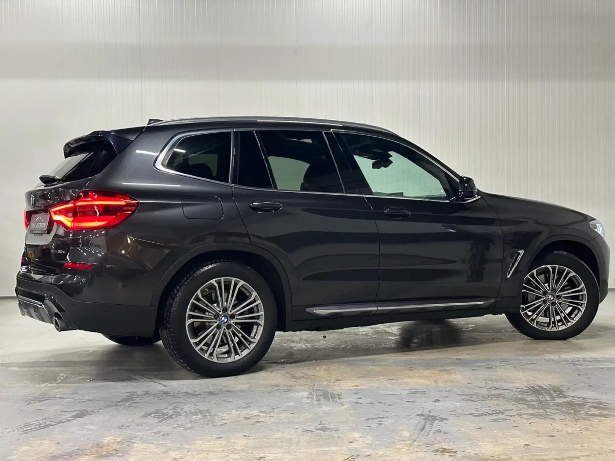 XDrive30e High Executive | M-SPORT | PANO | LEDER | CAMERA | LED