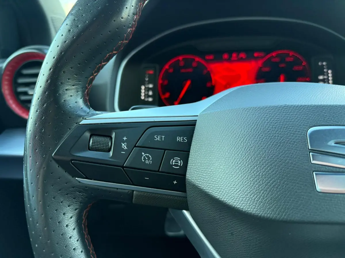 1.0 EcoTSI FR Plus Connect