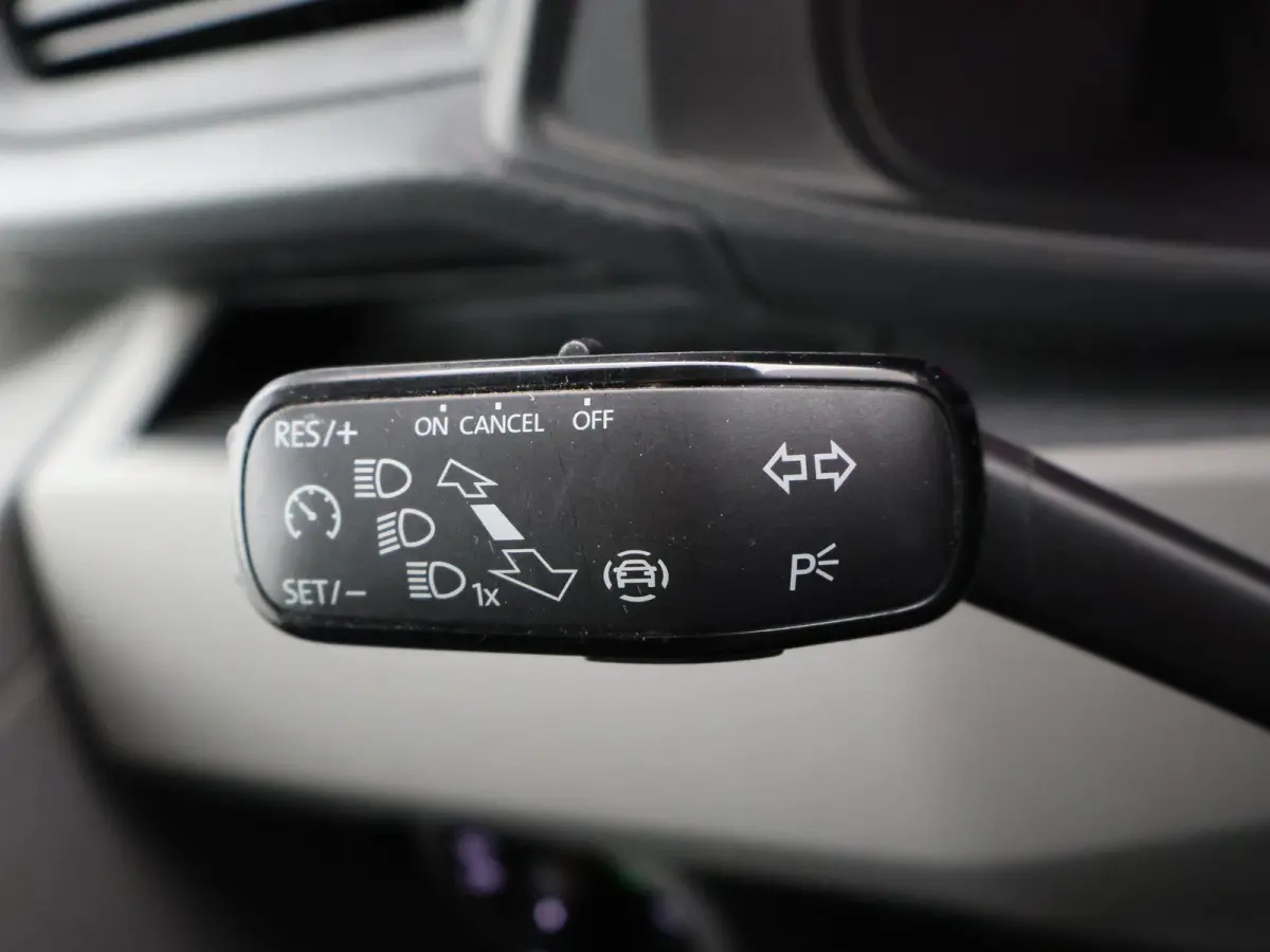 T6.1 2.0 TDI 150 PK L2H1 DUBBEL CABINE + CARPLAY | TREKHAAK 2500 KG | MOJAVE BEIGE