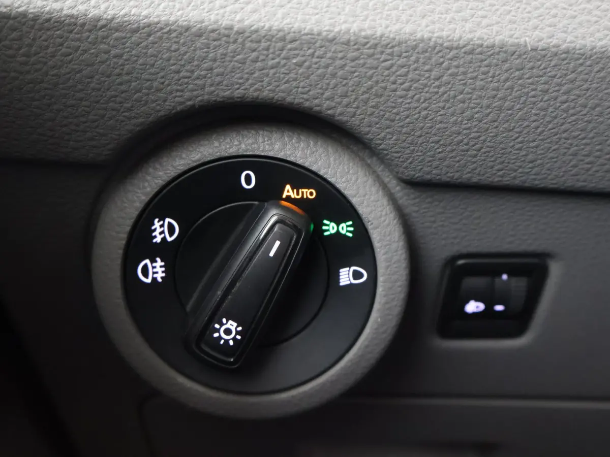 T6.1 2.0 TDI 150 PK L2H1 DUBBEL CABINE + CARPLAY | TREKHAAK 2500 KG | MOJAVE BEIGE