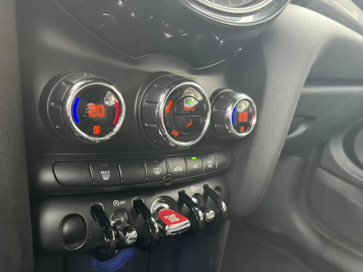 1.5 Pepper Serious Business LED+KEYLESS