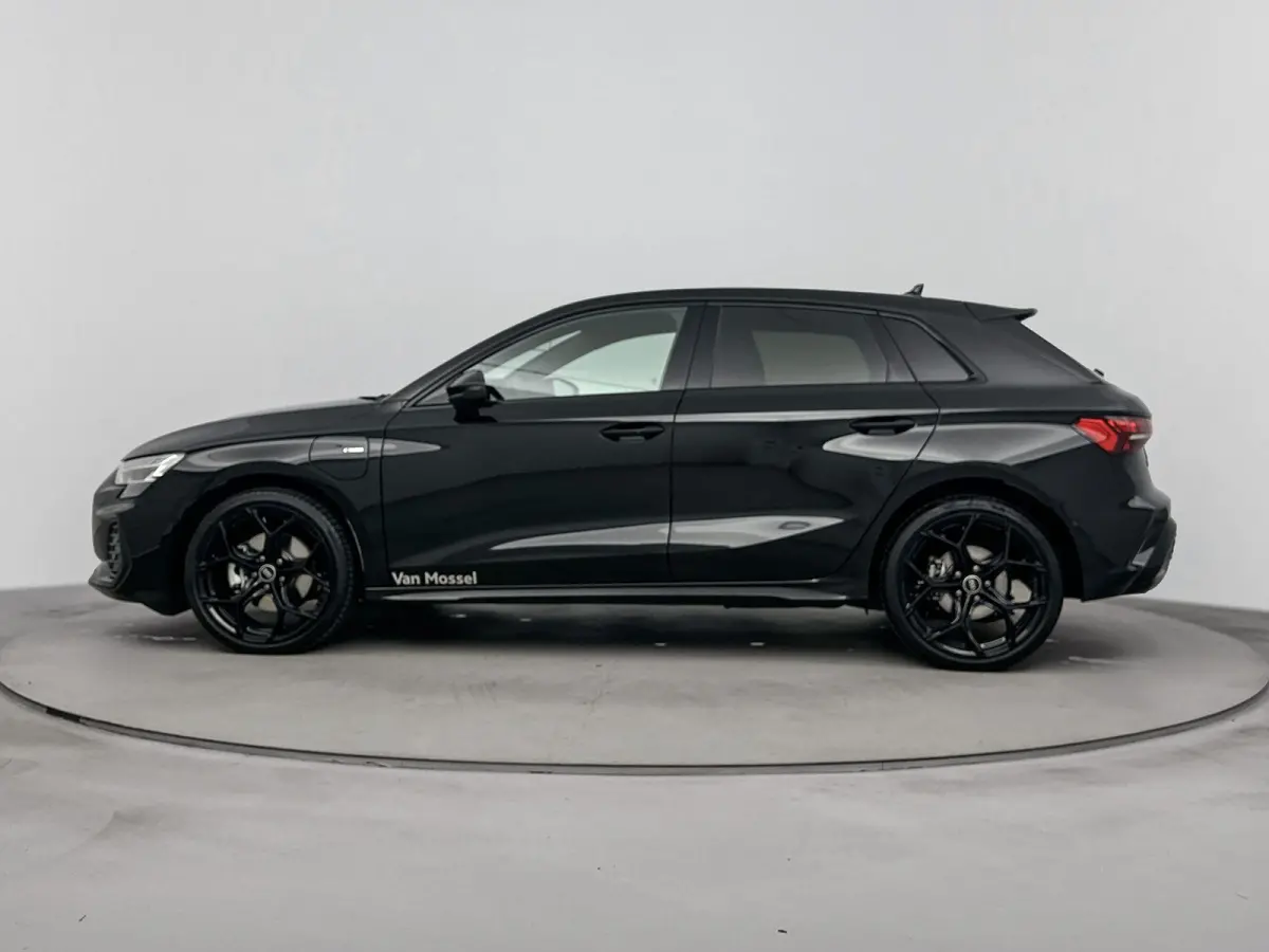 40 TFSI e S edition | Navigatie | 19 Inch Velgen | Stoelverwarming | Camera | Parkeersensoren |