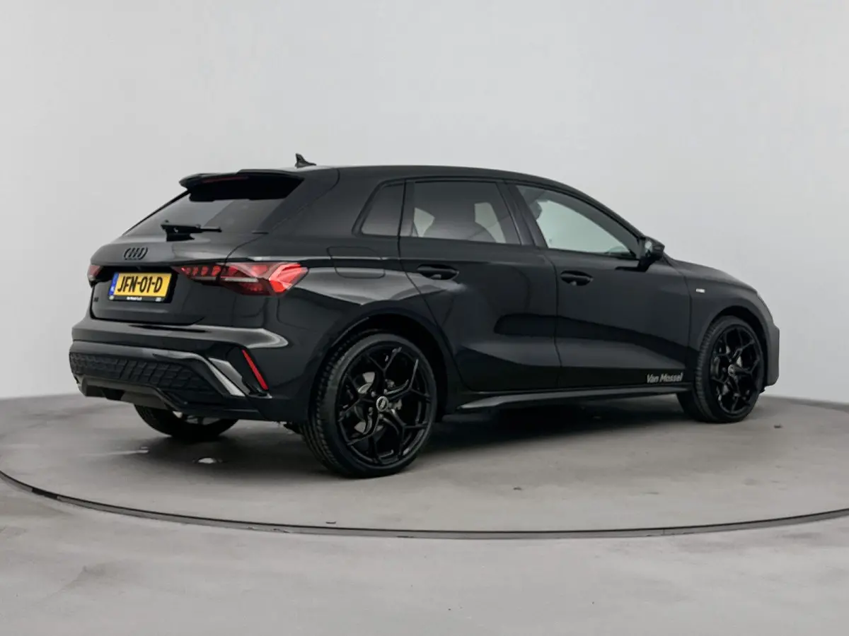 40 TFSI e S edition | Navigatie | 19 Inch Velgen | Stoelverwarming | Camera | Parkeersensoren |