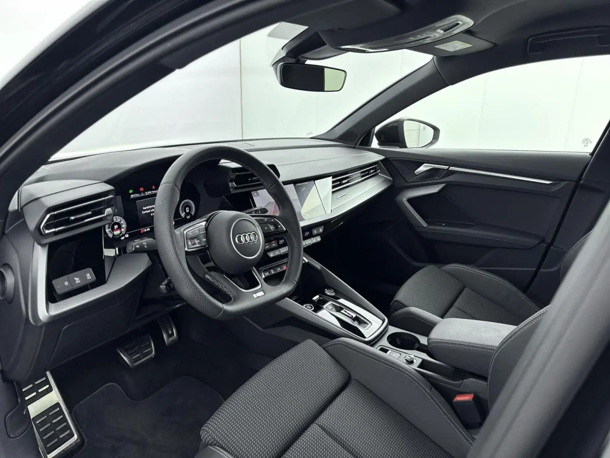 40 TFSI e S edition | Navigatie | 19 Inch Velgen | Stoelverwarming | Camera | Parkeersensoren |
